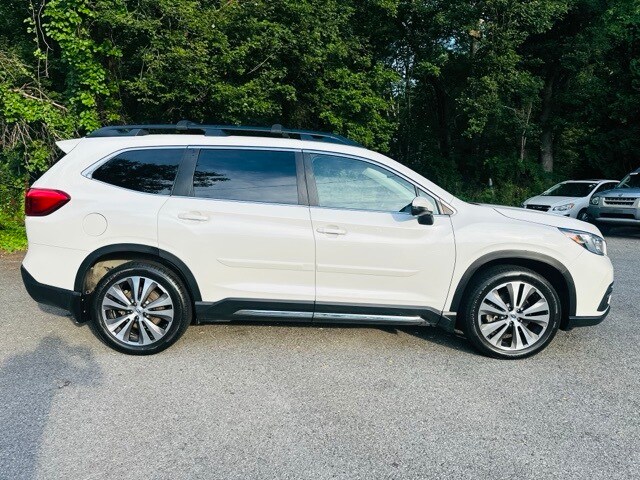 2022 Subaru Ascent Limited photo 3