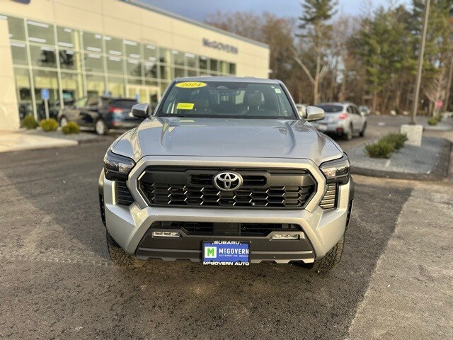 2024 Toyota Tacoma TRD Off-Road photo 2