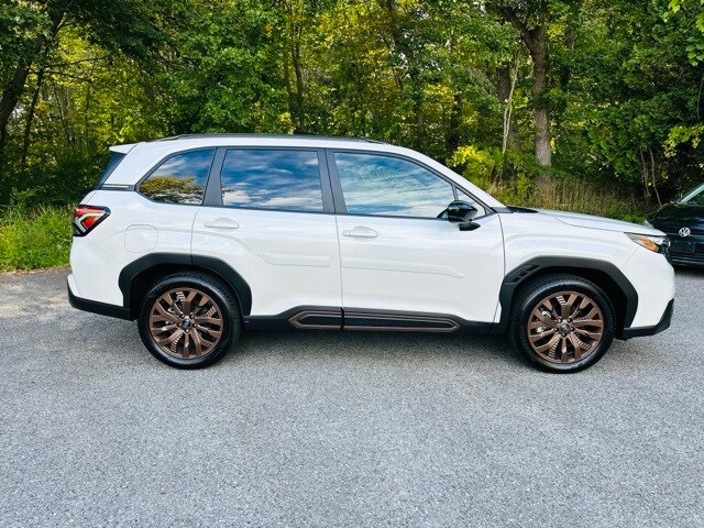 2025 Subaru Forester Sport photo 3