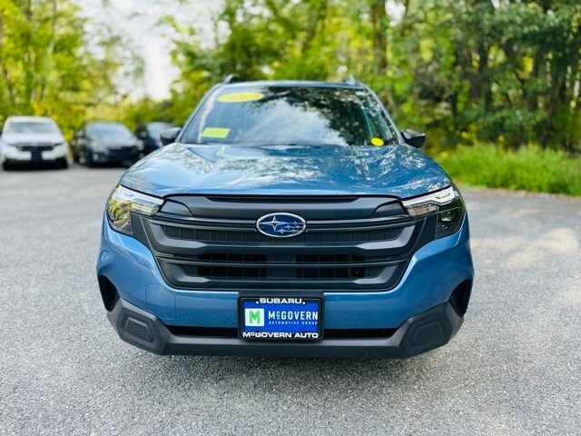 2025 Subaru Forester photo 2