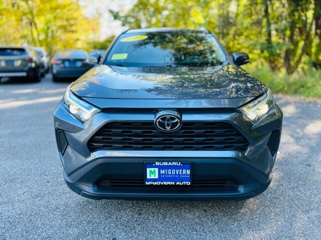 2022 Toyota RAV4 XLE photo 2