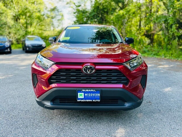 2022 Toyota RAV4 LE photo 2