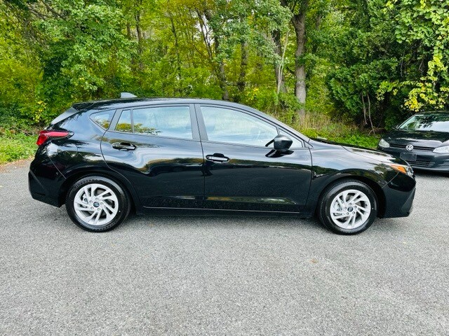 2025 Subaru Impreza Base photo 4