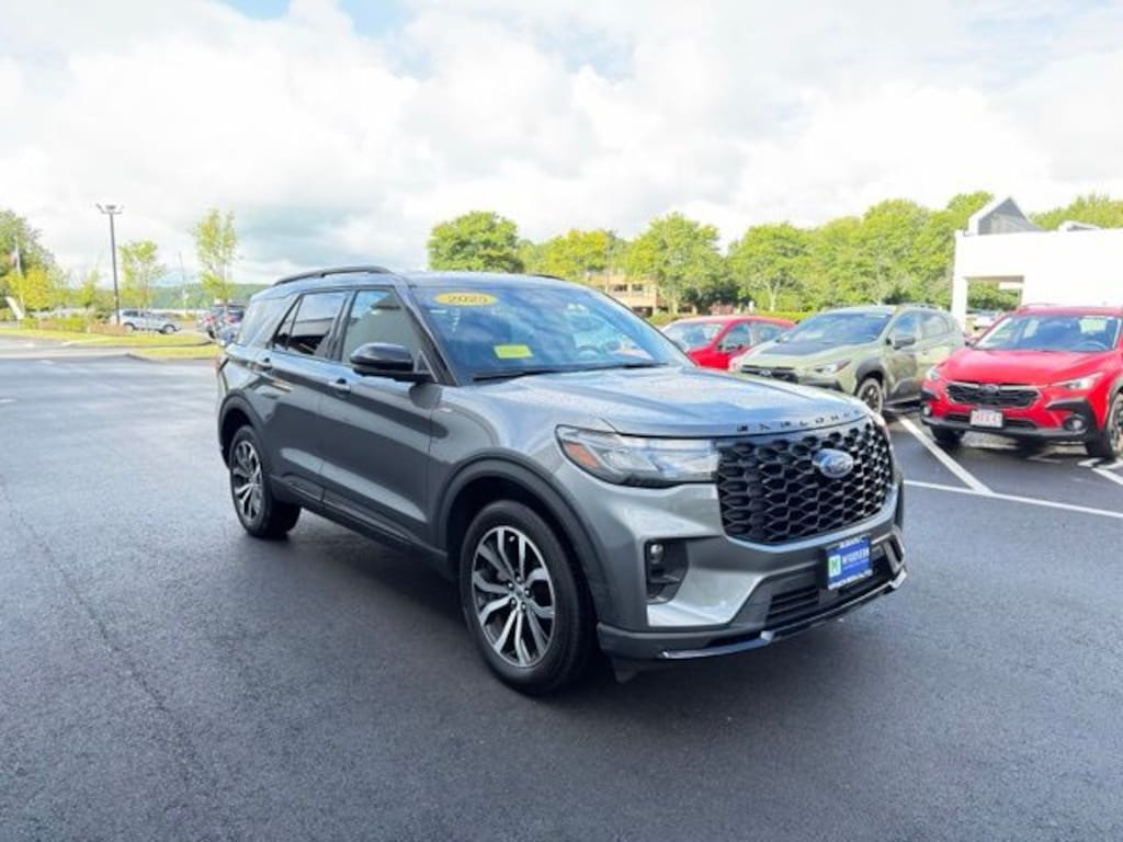 Used 2025 Ford Explorer ST-Line SUV