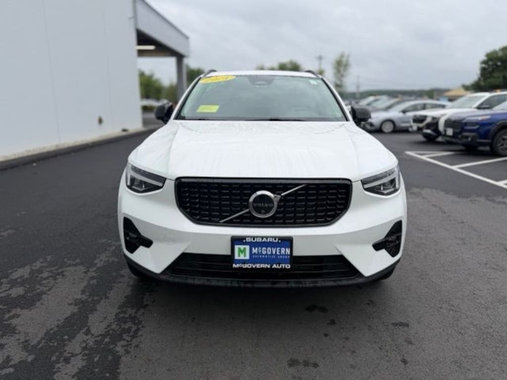 Used 2024 Volvo XC40 B5 Plus Dark Theme SUV