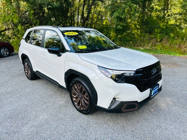 2025 Subaru Forester Sport photo 2
