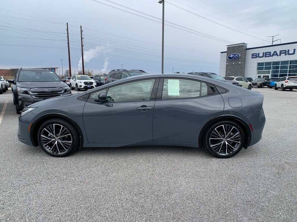 2024 Toyota Prius Limited photo 4