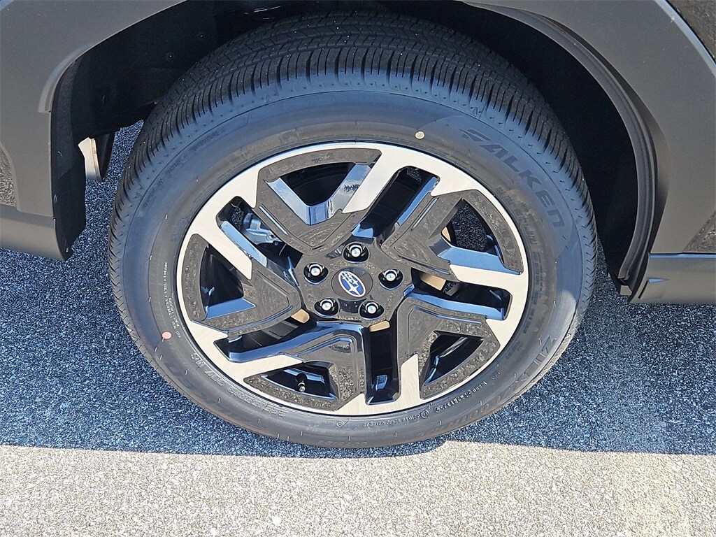 2025 Subaru Forester Premium photo 4