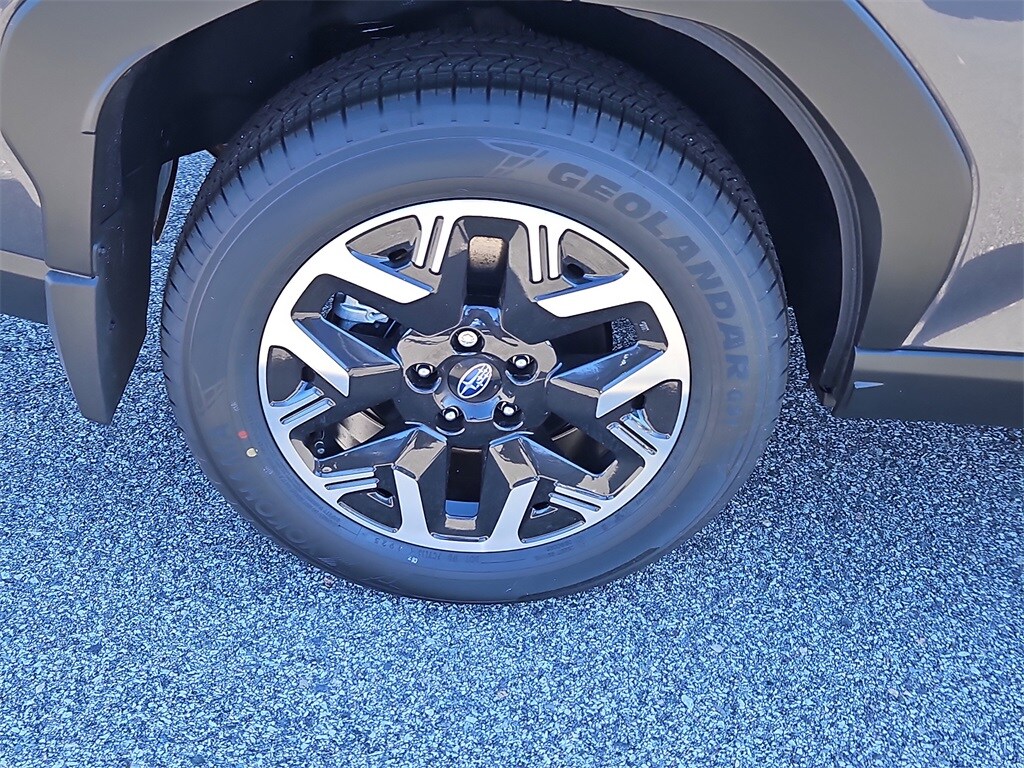 2025 Subaru Forester Base photo 3