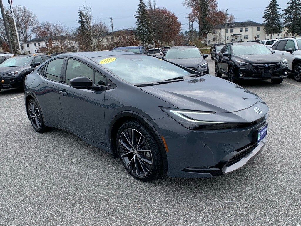 2024 Toyota Prius Limited photo 3