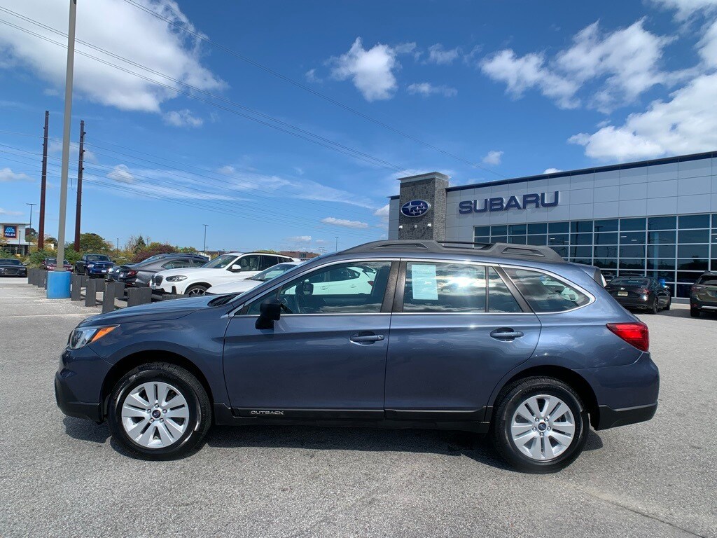 2017 Subaru Outback Base photo 2