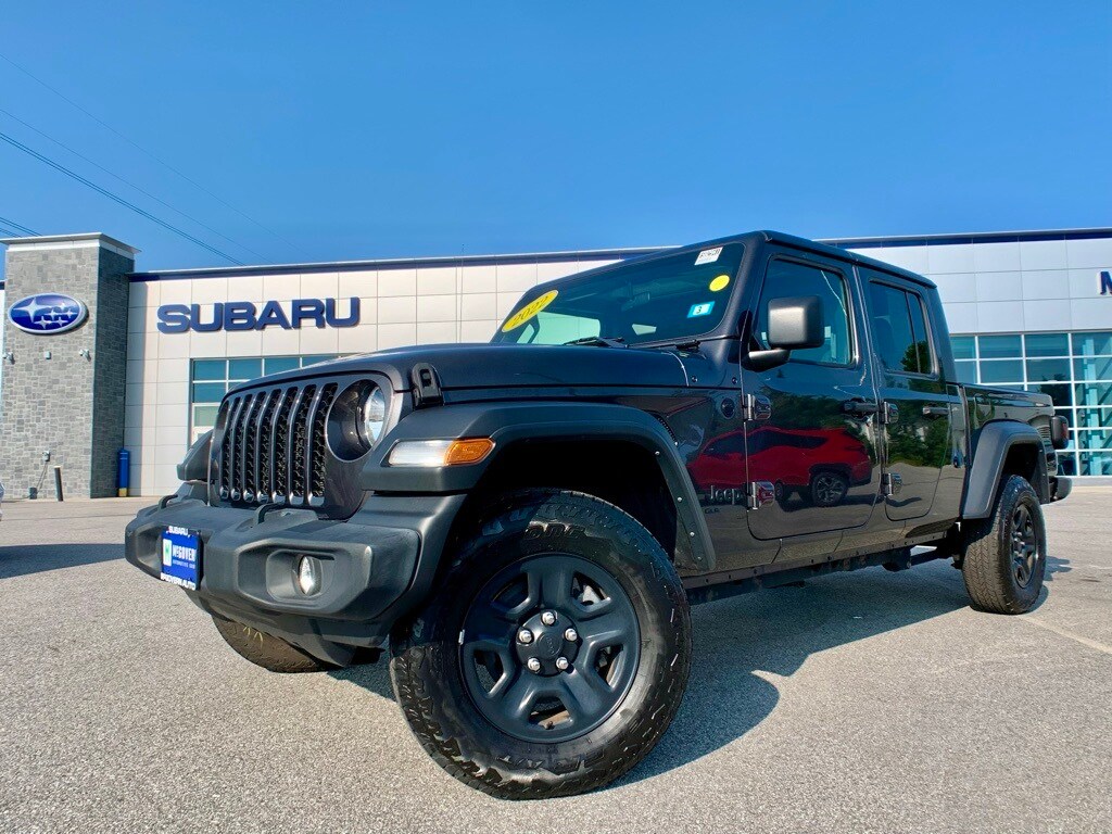 2022 Jeep Gladiator Sport photo 3