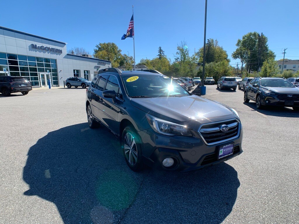 2019 Subaru Outback 2.5i Limited photo 2