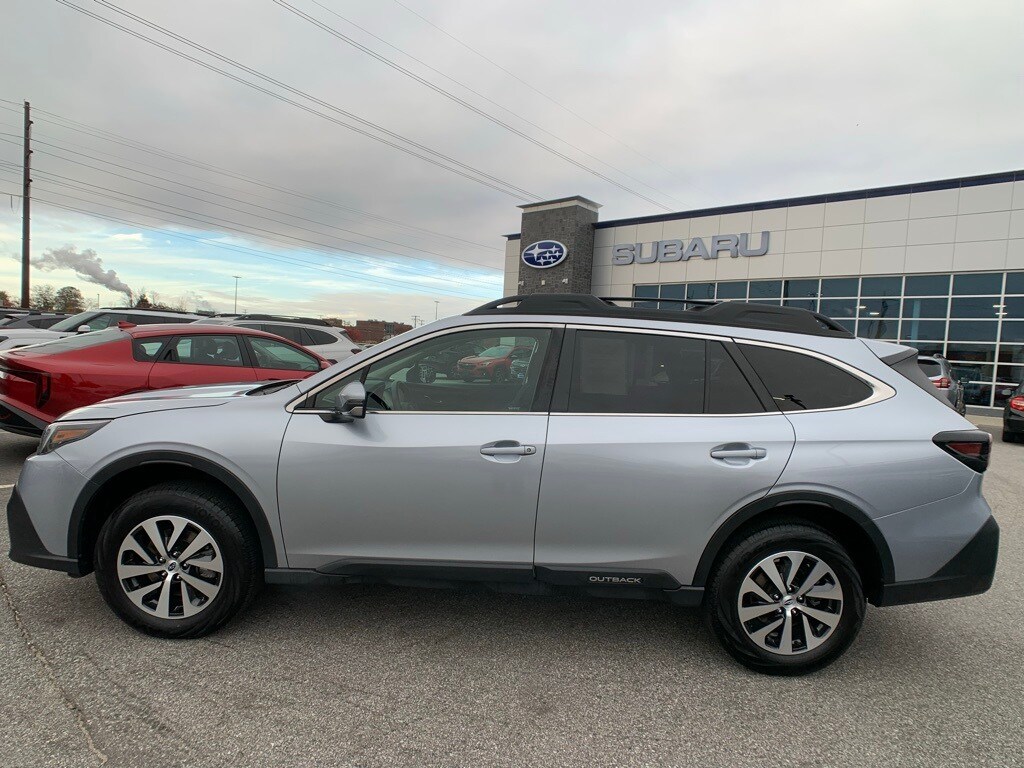 Used 2022 Subaru Outback Premium SUV