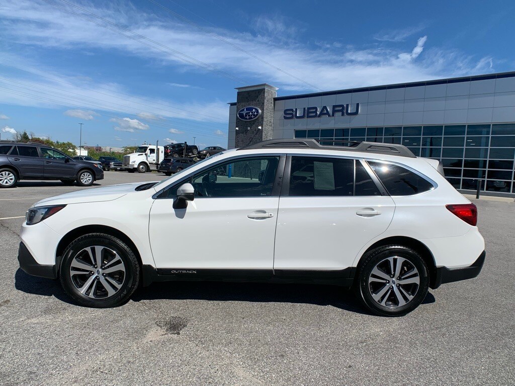2018 Subaru Outback 3.6R Limited photo 3
