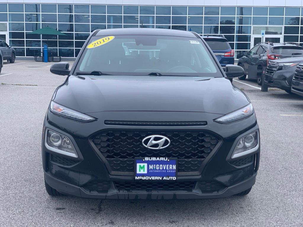 Used 2019 Hyundai Kona SE with VIN KM8K1CAA0KU357930 for sale in Newington, NH