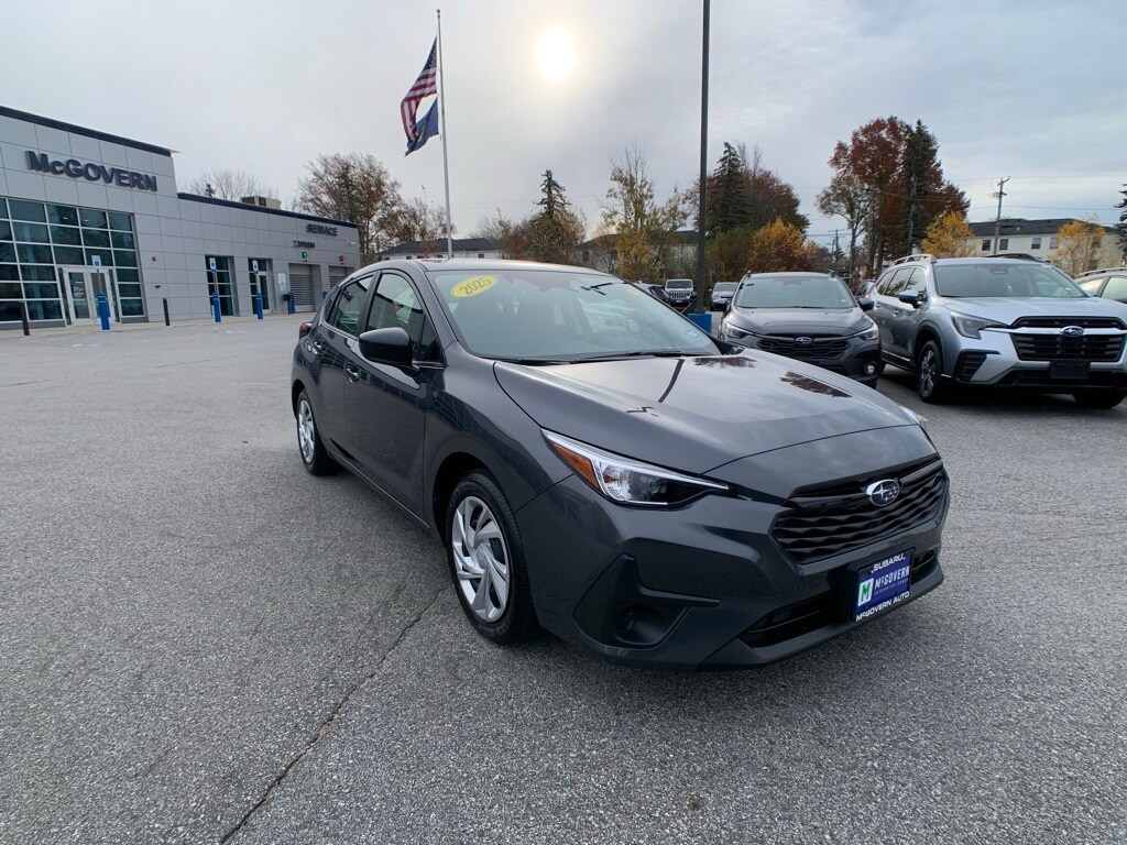 2025 Subaru Impreza Base photo 2