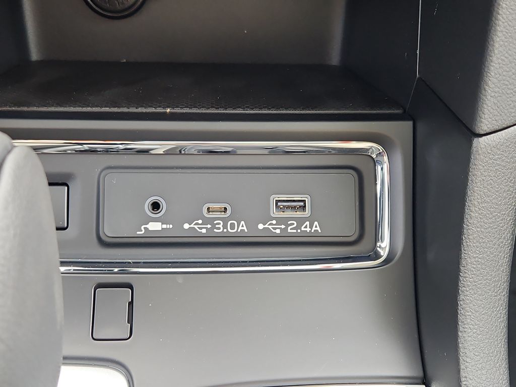 2026 Subaru Ascent Limited - Photo 13