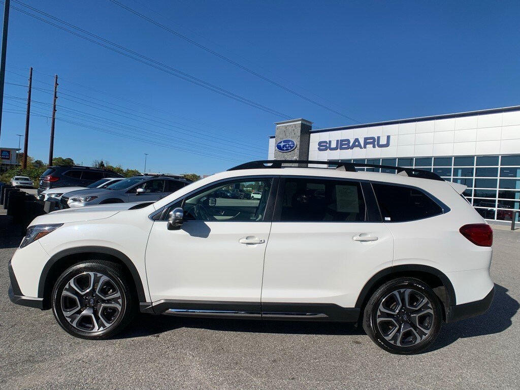 2023 Subaru Ascent Limited photo 2