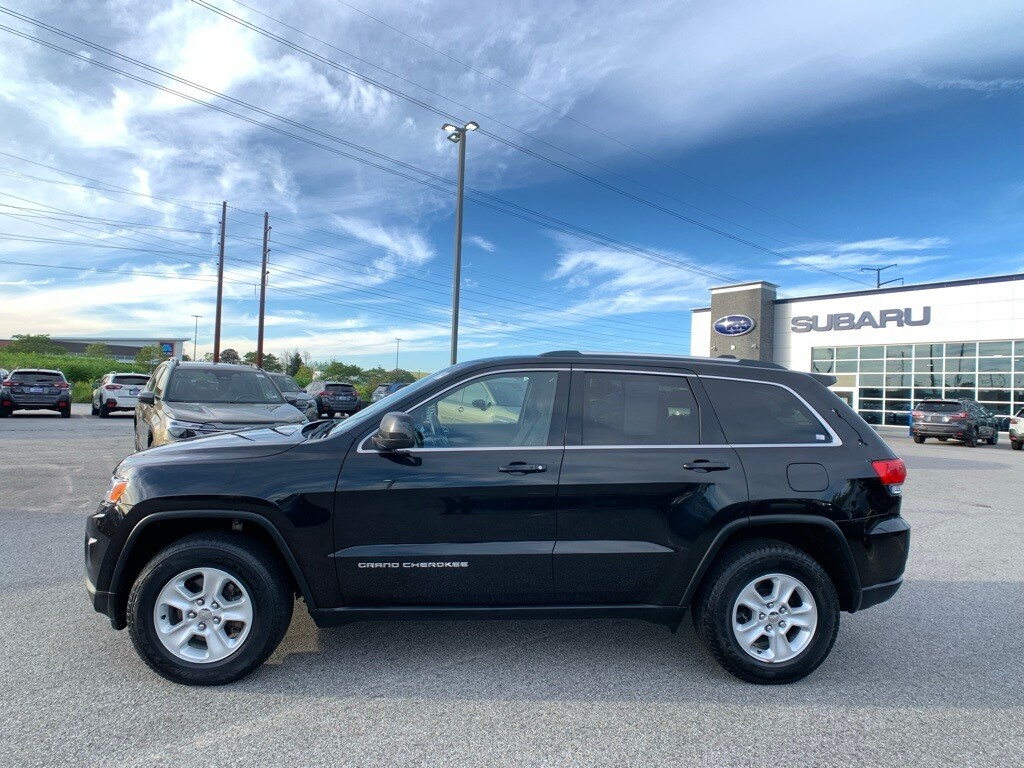 2016 Jeep Grand Cherokee Laredo photo 3