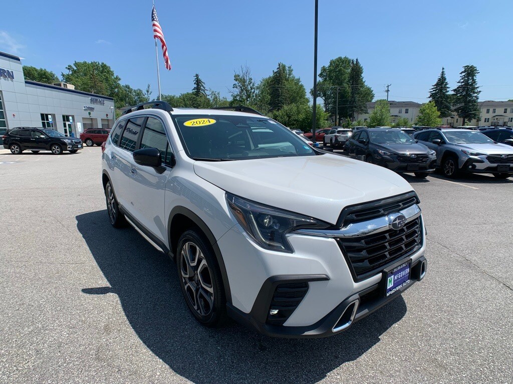 2024 Subaru Ascent Touring photo 3