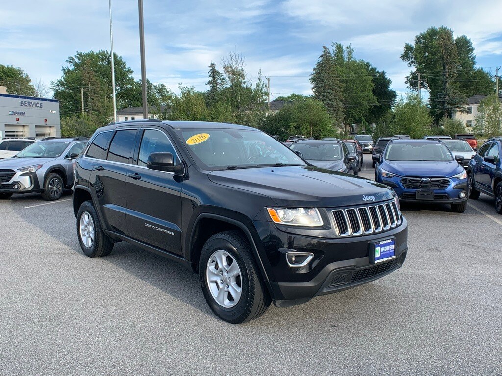 2016 Jeep Grand Cherokee Laredo photo 2