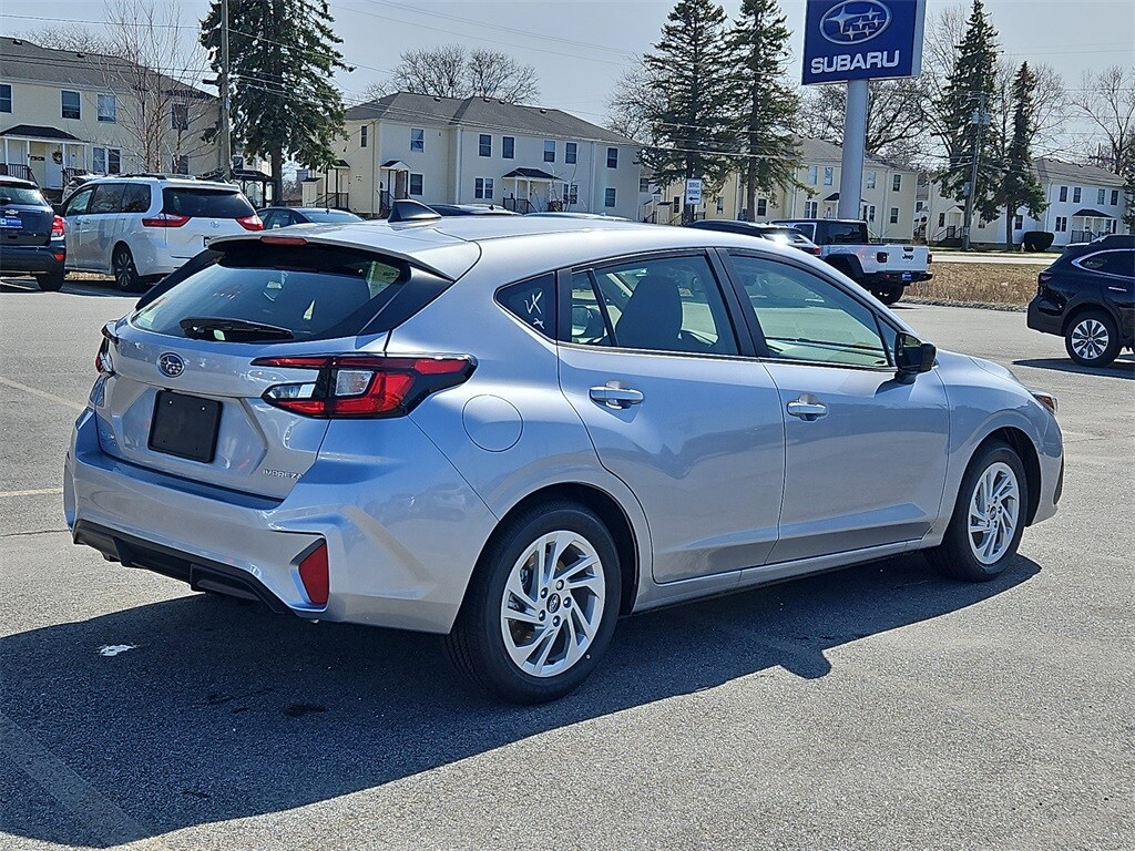 2025 Subaru Impreza Base photo 3