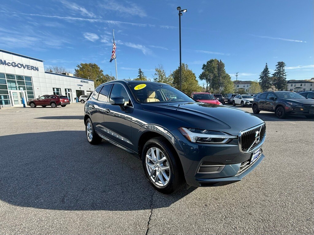 2020 Volvo XC60 T5 Momentum photo 3