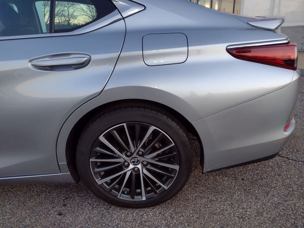Used 2023 Lexus ES 350 Sedan