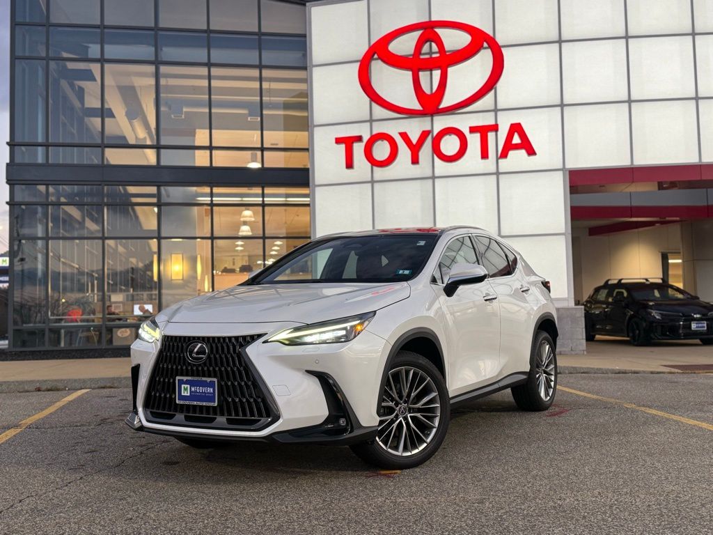 2022 Lexus NX 350's photo