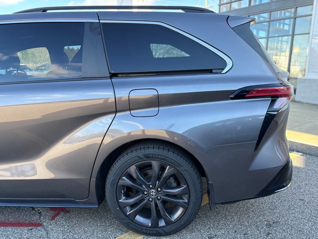 Used 2022 Toyota Sienna XSE 7 Passenger Van Passenger Van