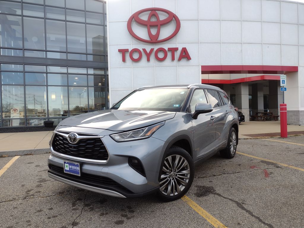 2021 Toyota Highlander Platinum's photo