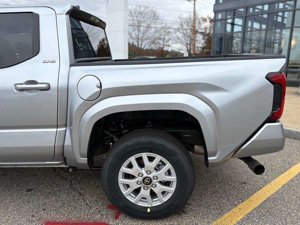 2025 Toyota Tacoma SR5 photo 4