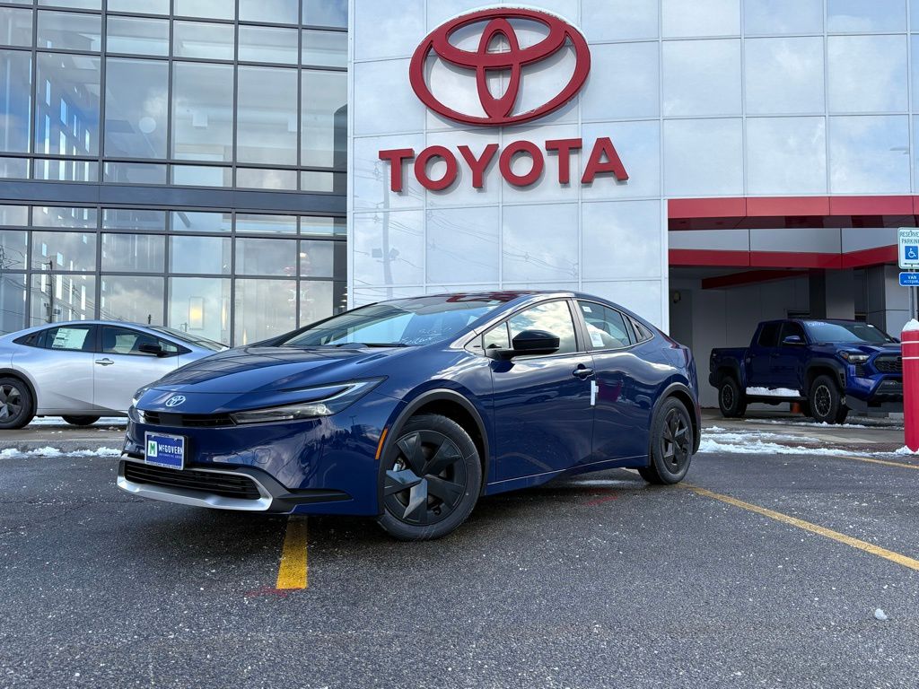2026 Toyota Prius SE's photo
