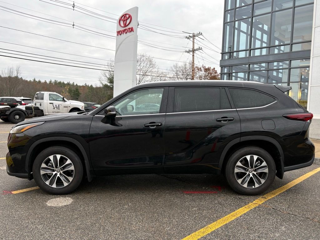 Used 2024 Toyota Highlander SUV