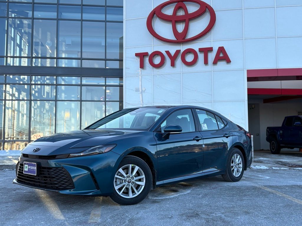 2026 Toyota Camry LE's photo
