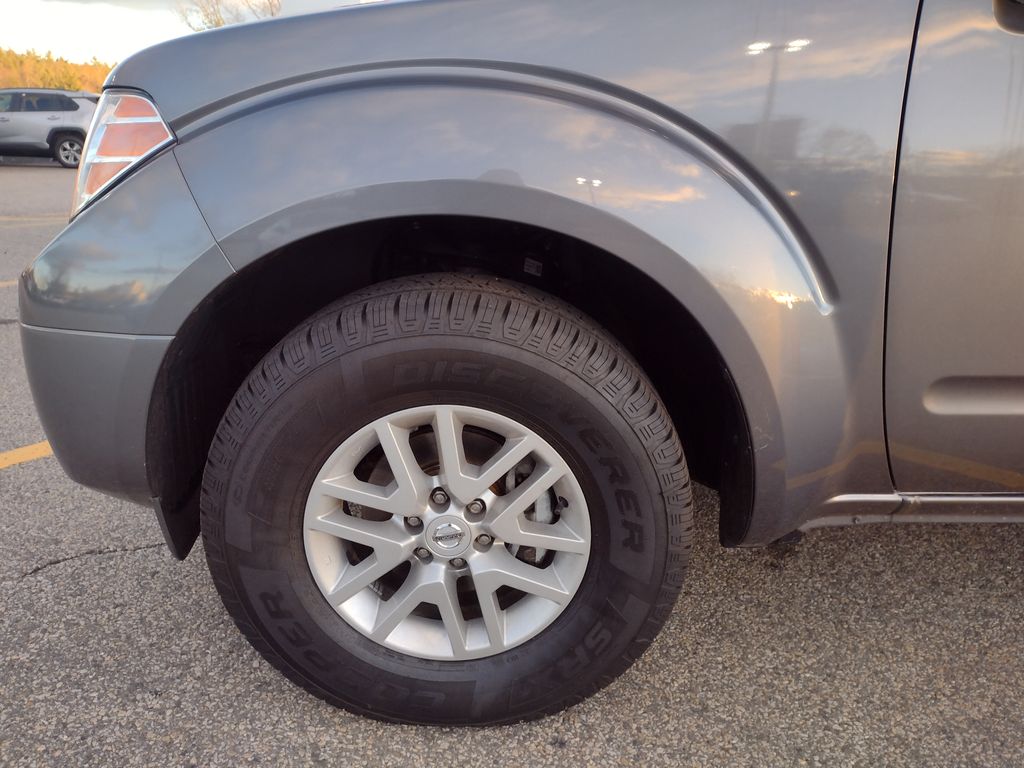 2021 Nissan Frontier SV photo 2