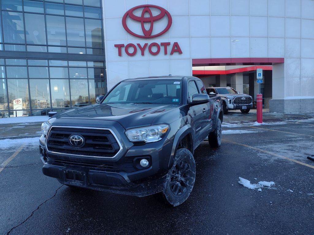2023 Toyota Tacoma SR5's photo