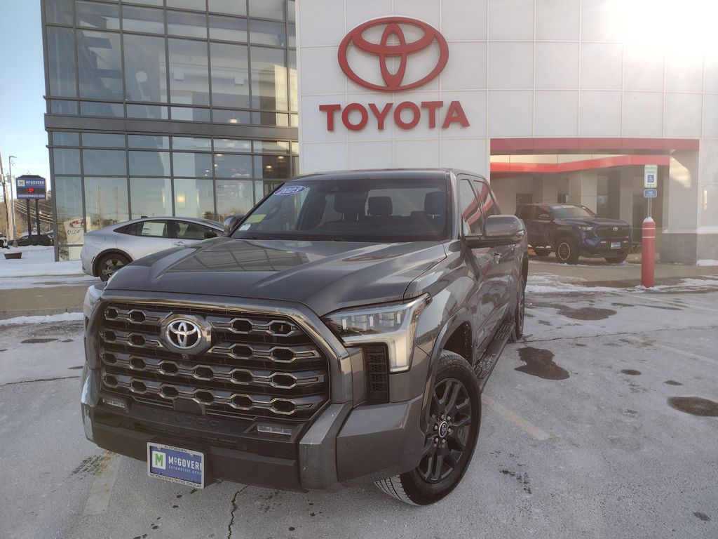 2023 Toyota Tundra Platinum's photo