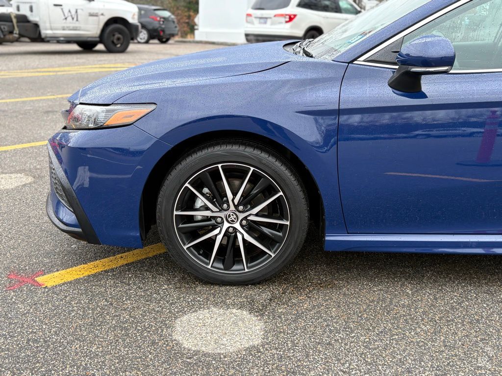 2024 Toyota Camry SE photo 2