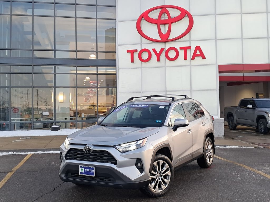 2022 Toyota RAV4 XLE Premium's photo
