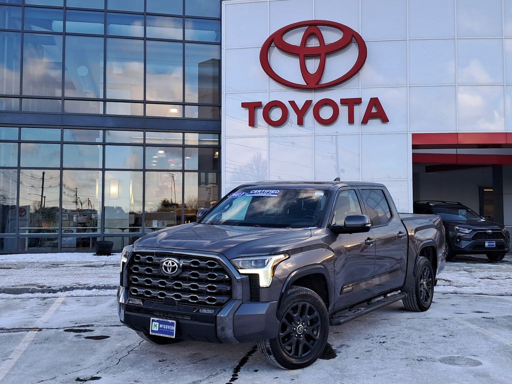 2023 Toyota Tundra Platinum's photo