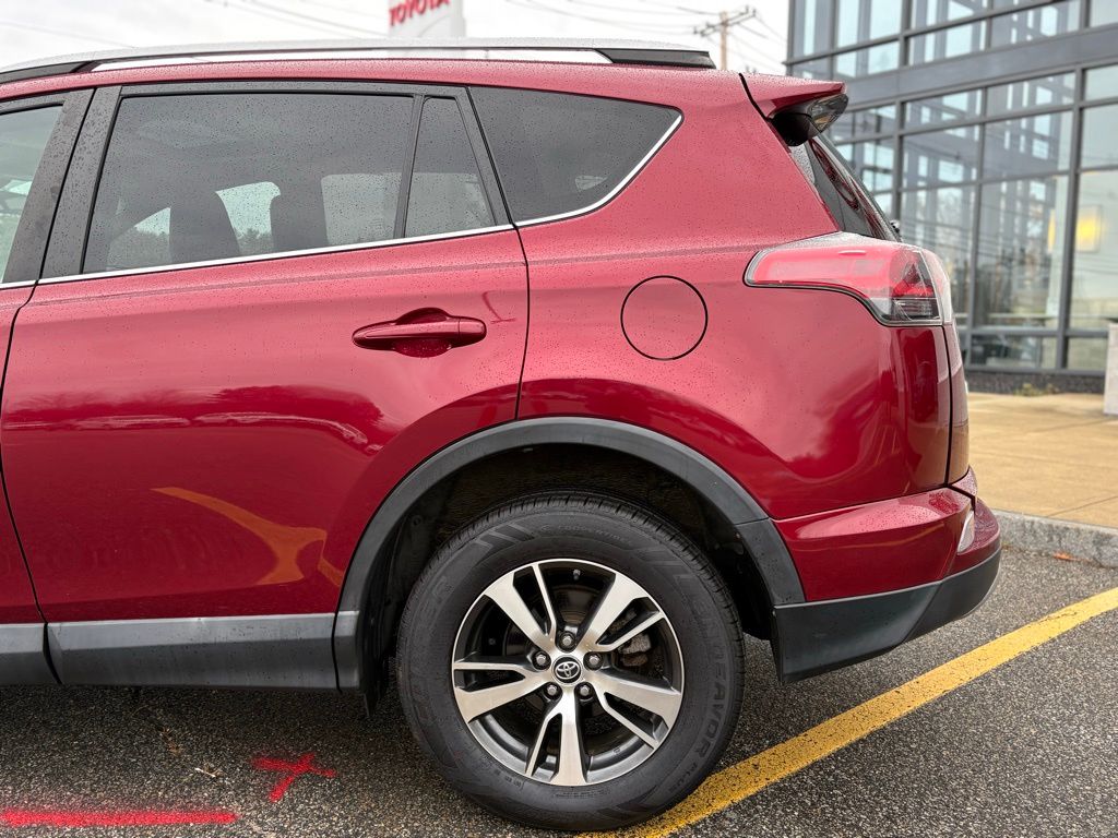 2018 Toyota RAV4 XLE photo 3