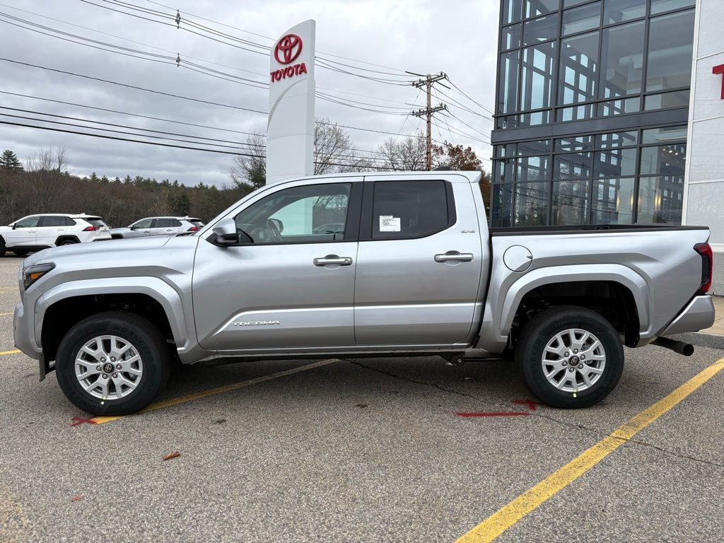 2025 Toyota Tacoma SR5 photo 3