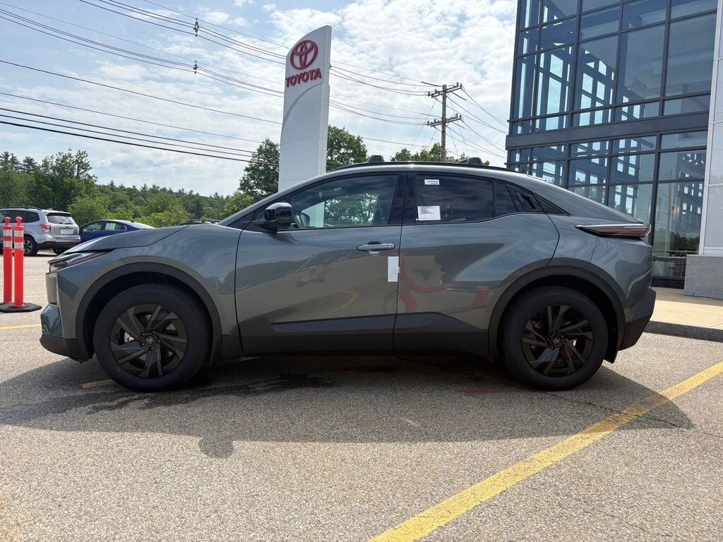 New 2026 Toyota C-HR SE SUV