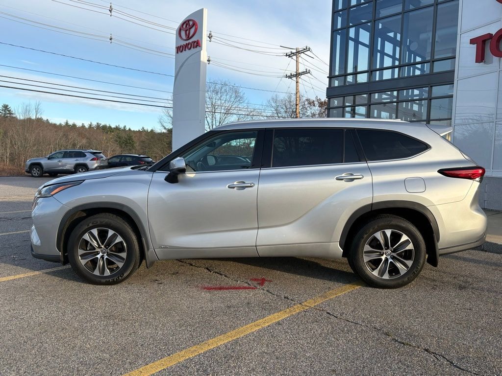 Used 2022 Toyota Highlander Hybrid XLE SUV