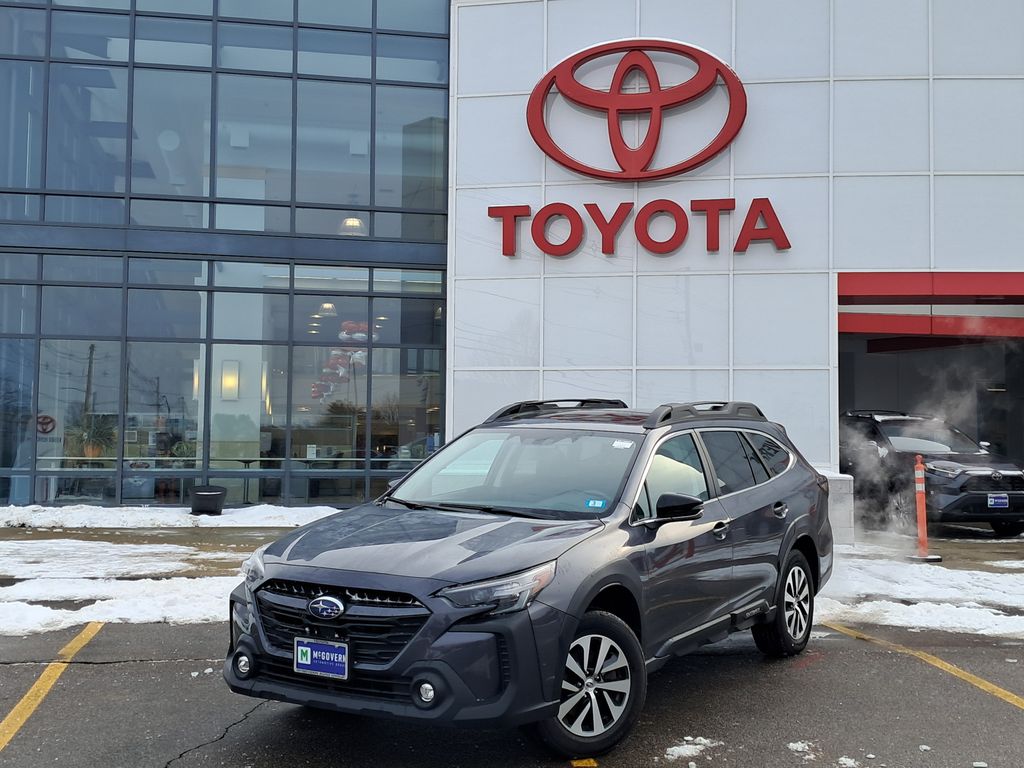 2024 Subaru Outback Premium's photo