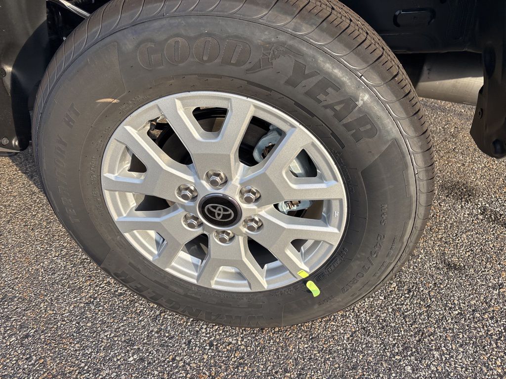 2025 Toyota Tacoma SR5 4x4 Double Cab photo 4