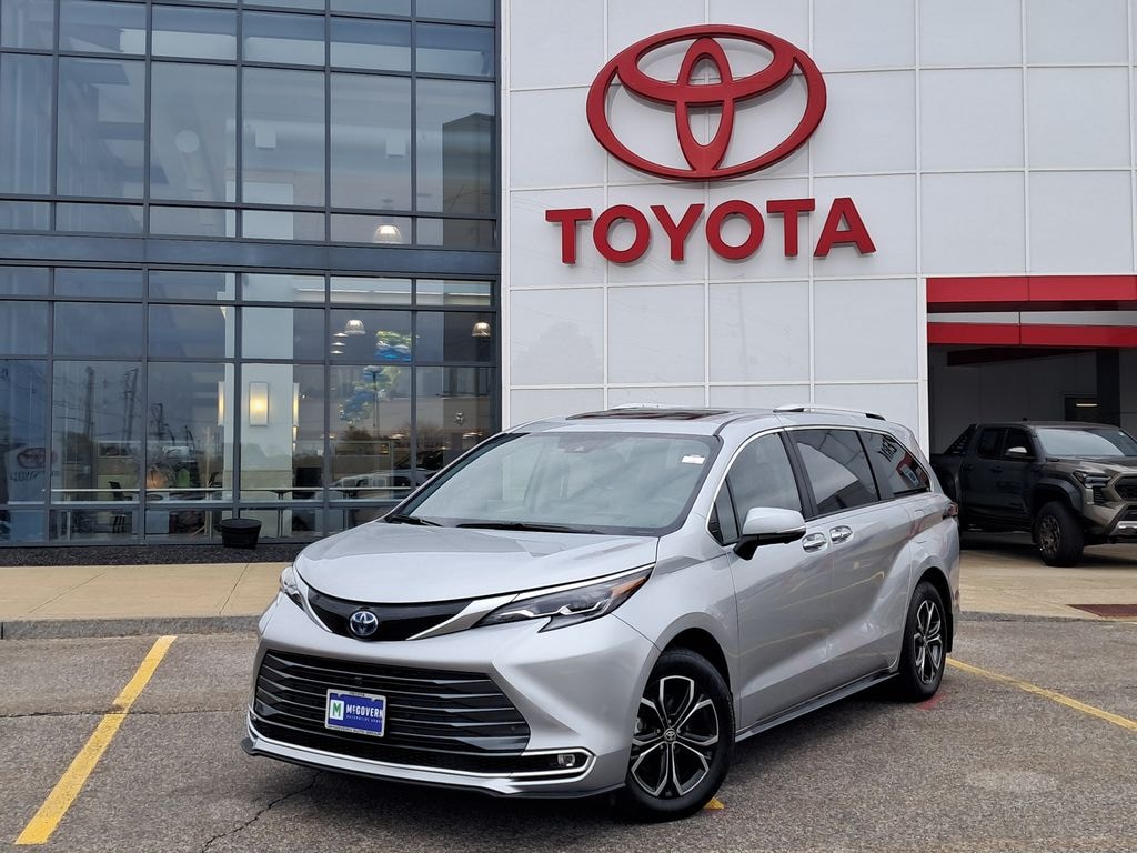Certified 2025 Toyota Sienna Platinum 7 Passenger Van Passenger Van