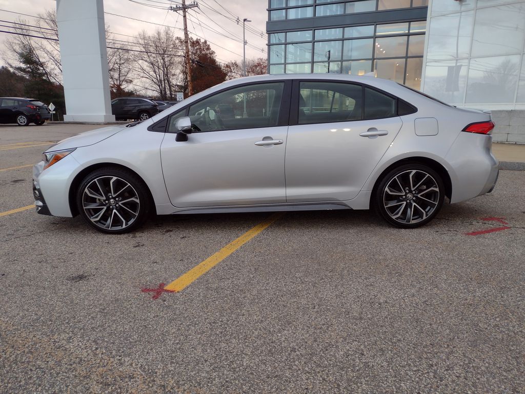 2022 Toyota Corolla SE photo 3
